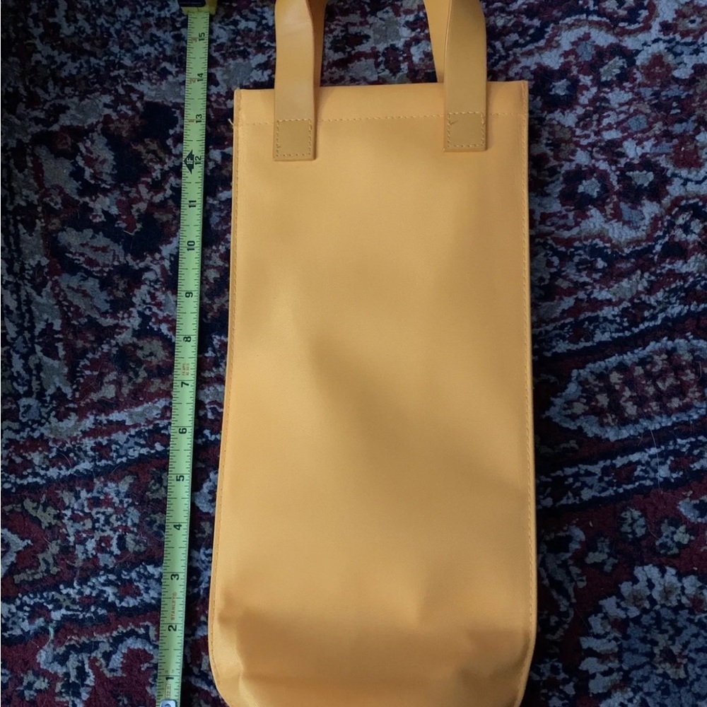 Veuve  Clicquot  insulated bag with handles
